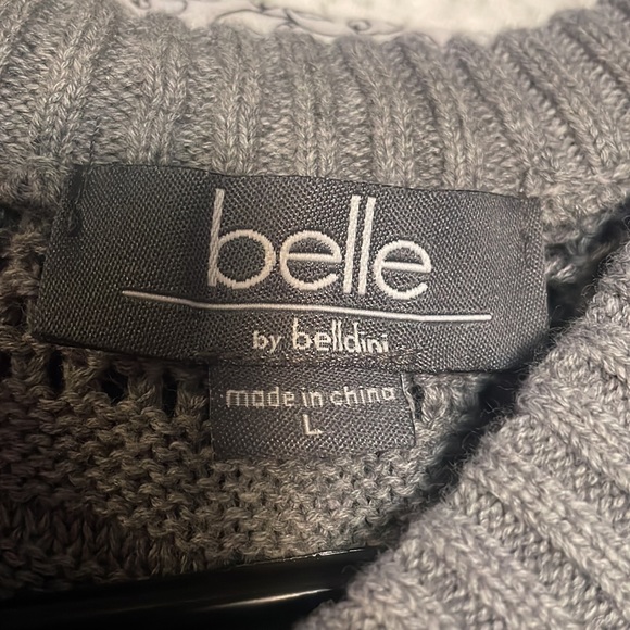 Cute summer knit tank top. Size large. - Picture 2 of 3